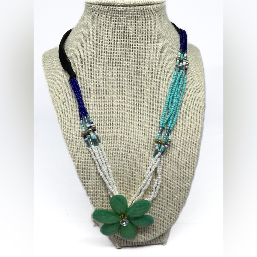 Vintage Beaded Enamel Green Hippie BOHO Flower Necklace Festival